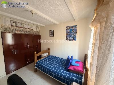 Apartamento de 3 alcobas en venta en Boston, Medellín, 80 m² · foto 6 de 18