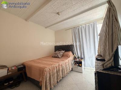 Apartamento de 3 alcobas en venta en Boston, Medellín, 80 m² · foto 8 de 18