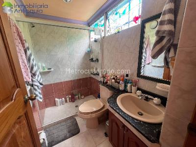 Casa de 5 alcobas en venta en El Poblado, Medellín, 300 m² · foto 20 de 20