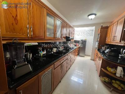 Casa de 5 alcobas en venta en El Poblado, Medellín, 300 m² · foto 4 de 20