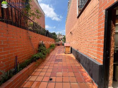 Casa de 5 alcobas en venta en El Poblado, Medellín, 300 m² · foto 6 de 20