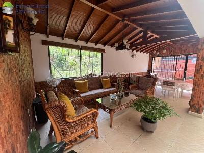 Casa de 5 alcobas en venta en El Poblado, Medellín, 300 m² · foto 9 de 20