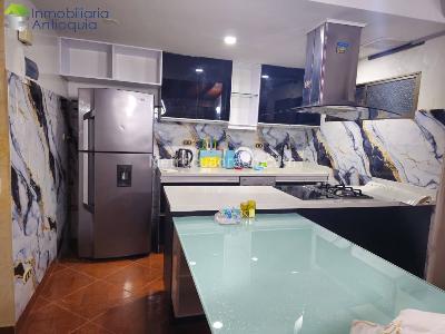 Apartamento de 3 alcobas en venta en Obelisco, Medellín, 10 m² · foto 3 de 10