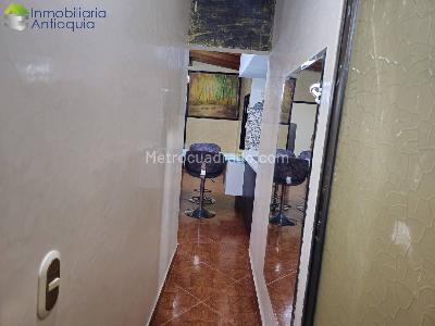 Apartamento de 3 alcobas en venta en Obelisco, Medellín, 10 m² · foto 9 de 10