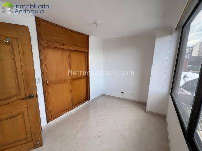 Apartamento de 2 alcobas en arriendo en Laureles, Medellín, 56 m² · foto 5 de 8