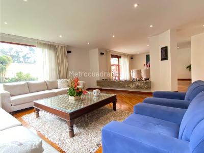 Casa de 4 alcobas en venta en San Jose De Bavaria, Bogotá, 300 m² · foto 2 de 20