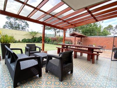 Casa de 4 alcobas en venta en San Jose De Bavaria, Bogotá, 300 m² · foto 4 de 20