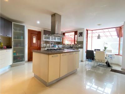 Casa de 4 alcobas en venta en San Jose De Bavaria, Bogotá, 300 m² · foto 8 de 20