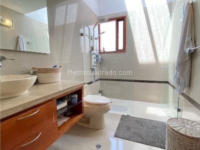 Casa de 4 alcobas en venta en San Jose De Bavaria, Bogotá, 300 m² · foto 16 de 20
