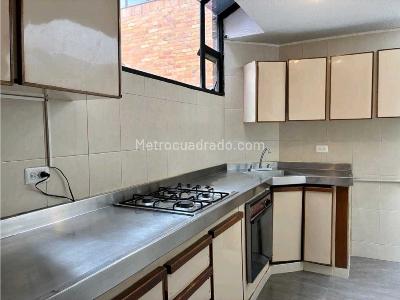 Casa de 4 alcobas en venta en Chico Navarra, Bogotá, 186 m² · foto 8 de 20