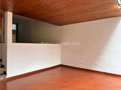 Casa de 4 alcobas en venta en Chico Navarra, Bogotá, 186 m² · foto 13 de 20