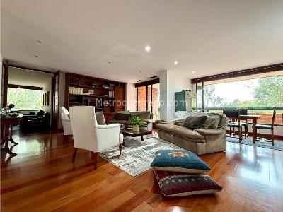 Apartamento de 3 alcobas en venta en Sierras Del Moral, Bogotá, 191 m² · foto 2 de 19