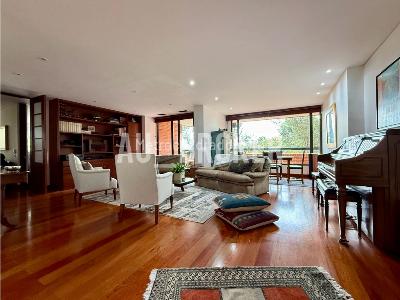 Apartamento de 3 alcobas en venta en Sierras Del Moral, Bogotá, 191 m² · foto 3 de 19