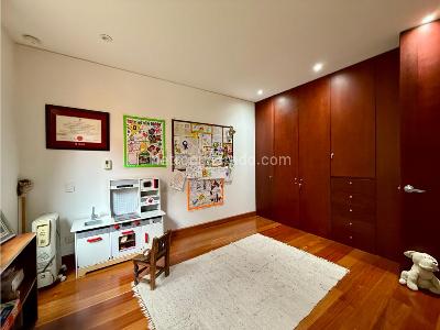 Apartamento de 3 alcobas en venta en Sierras Del Moral, Bogotá, 191 m² · foto 17 de 19