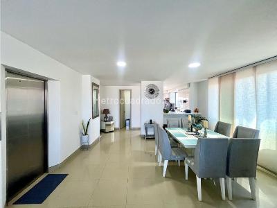 Apartamento de 3 alcobas en venta en Los Alpes, Barranquilla, 146 m² · foto 3 de 5