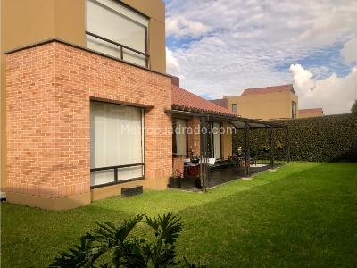 Casa de 4 alcobas en venta en Variante Chia Cota, Chía, 445 m² · foto 2 de 20
