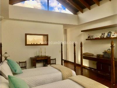 Casa de 4 alcobas en venta en Variante Chia Cota, Chía, 445 m² · foto 17 de 20