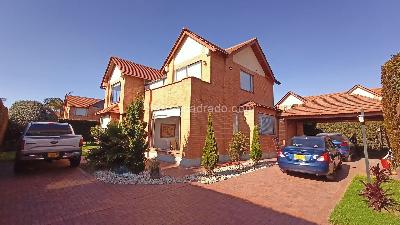 Casa en venta en Canelon, Cajicá · foto 2 de 18