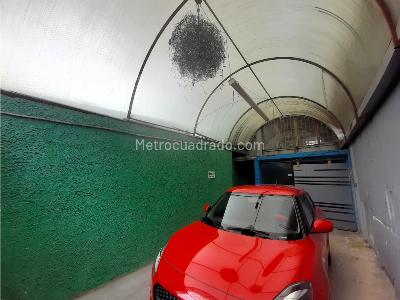 Casa de 5 alcobas en venta en Los Alcazares, Bogotá, 456 m² · foto 3 de 17