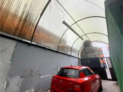 Casa de 5 alcobas en venta en Los Alcazares, Bogotá, 456 m² · foto 4 de 17