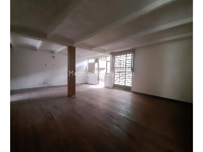 Casa de 5 alcobas en venta en Los Alcazares, Bogotá, 456 m² · foto 7 de 17