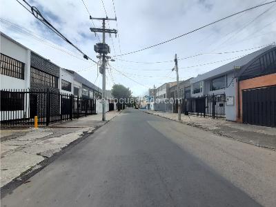 Casa de 5 alcobas en venta en Los Alcazares, Bogotá, 456 m² · foto 16 de 17