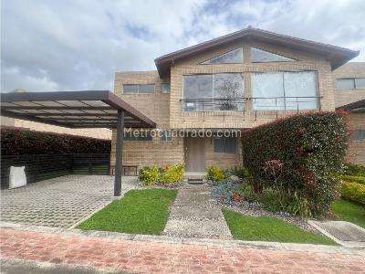 Casa de 3 alcobas en venta en Conjunto Cerrado, Cajicá, 158 m² · foto 2 de 20