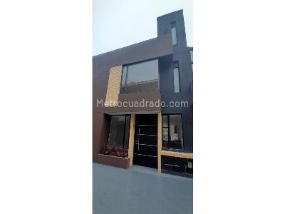 Casa de 3 alcobas en venta en Via Chia Cota, Chía, 142 m² · foto 2 de 20
