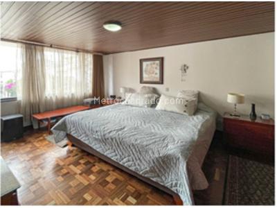 Casa de 5 alcobas en venta en Pontevedra, Bogotá, 240 m² · foto 11 de 15