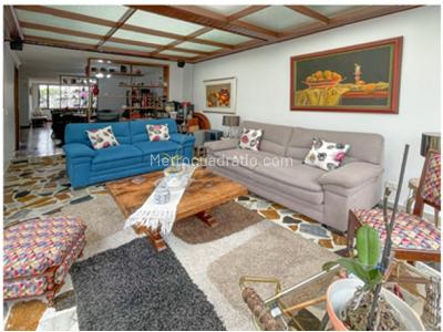 Casa de 5 alcobas en venta en Pontevedra, Bogotá, 240 m² · foto 13 de 15