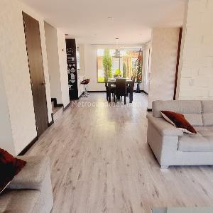 Casa de 4 alcobas en venta en Br San Lorenzo, Chía, 192 m² · foto 3 de 17