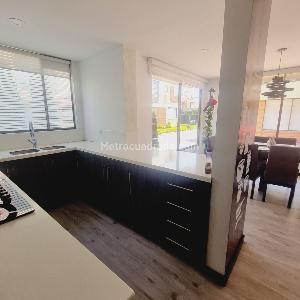 Casa de 4 alcobas en venta en Br San Lorenzo, Chía, 192 m² · foto 6 de 17
