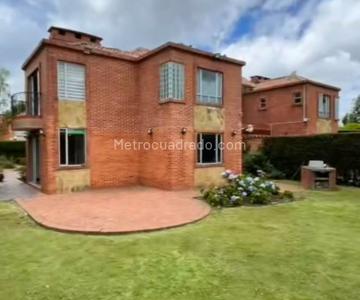 Casa de 4 alcobas en venta en Conjunto Cerrado, Chía, 247 m² · foto 2 de 15