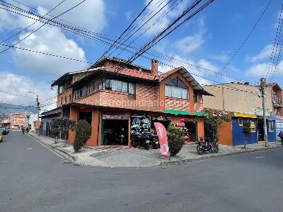 Casa de 5 alcobas en venta en Area Urbana, Chía, 670 m² · foto 3 de 4