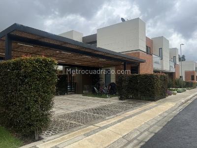 House in Cajicá, Calahorra