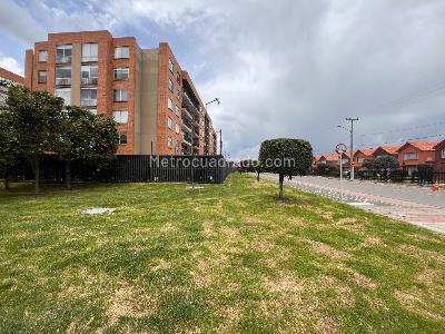 Apartamento de 2 alcobas en venta en Portobello, Chía, 60 m² · foto 2 de 19