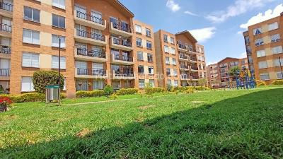 Apartamento de 3 alcobas en venta en Cajica Sexta Avenida, Cajicá, 87 m² · foto 2 de 16