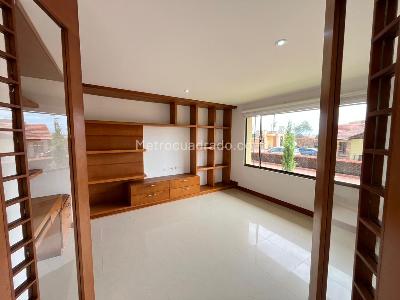 Casa de 3 alcobas en venta en Vereda Cerca De Piedra, Chía, 354 m² · foto 4 de 20