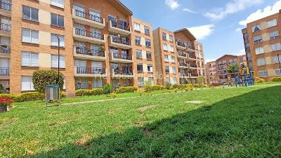 Apartamento de 3 alcobas en venta en Grancolombia, Cajicá, 76 m² · foto 2 de 18