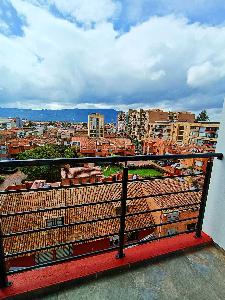 Apartamento de 3 alcobas en venta en Avenida Pradilla, Chía, 77 m² · foto 2 de 11