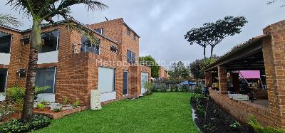 Casa de 5 alcobas en venta en Guaymaral, Chía, 480 m² · foto 2 de 17