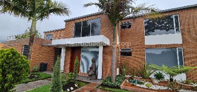 Casa de 5 alcobas en venta en Guaymaral, Chía, 480 m² · foto 5 de 17