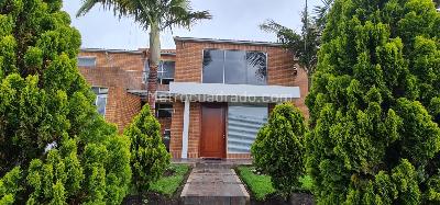Casa de 5 alcobas en venta en Guaymaral, Chía, 480 m² · foto 6 de 17