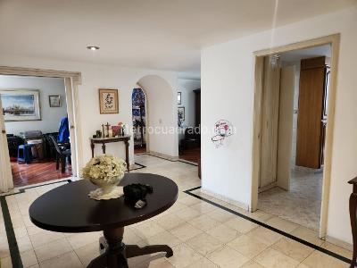 Apartamento de 4 alcobas en venta en Santa Bibiana, Bogotá, 190 m² · foto 2 de 17