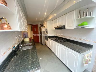 Casa de 4 alcobas en venta en Altos De Gratamira, Bogotá, 216 m² · foto 19 de 20