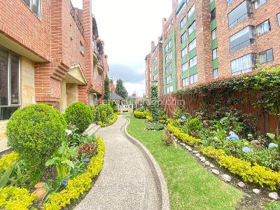 Casa de 4 alcobas en venta en Altos De Gratamira, Bogotá, 216 m² · foto 2 de 20