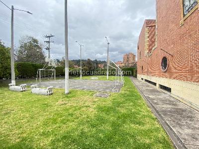 Casa de 4 alcobas en venta en Altos De Gratamira, Bogotá, 216 m² · foto 4 de 20