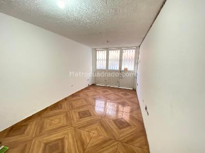 Casa de 4 alcobas en venta en La Riviera, Bogotá, 108 m² · foto 2 de 20
