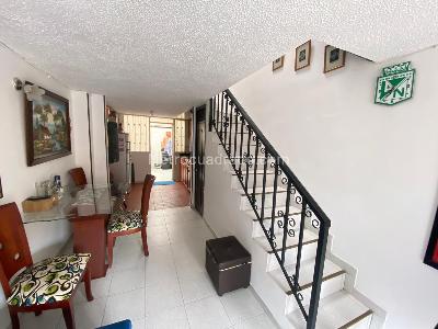 Casa de 2 alcobas en venta en Aures Suba, Bogotá, 52 m² · foto 2 de 17
