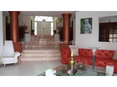 Casa de 5 alcobas en venta en Girardot, Girardot, 850 m² · foto 11 de 20